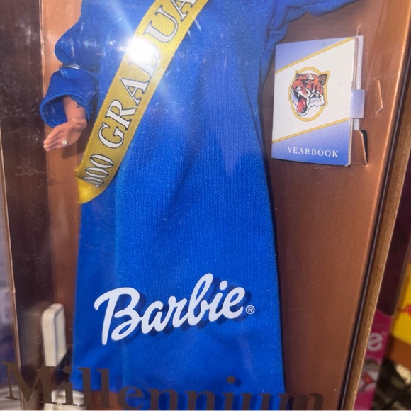Barbie Millenium Grad, 2000 Graduate Special Edition, Never Out Of The Box - Picture 5 of 11